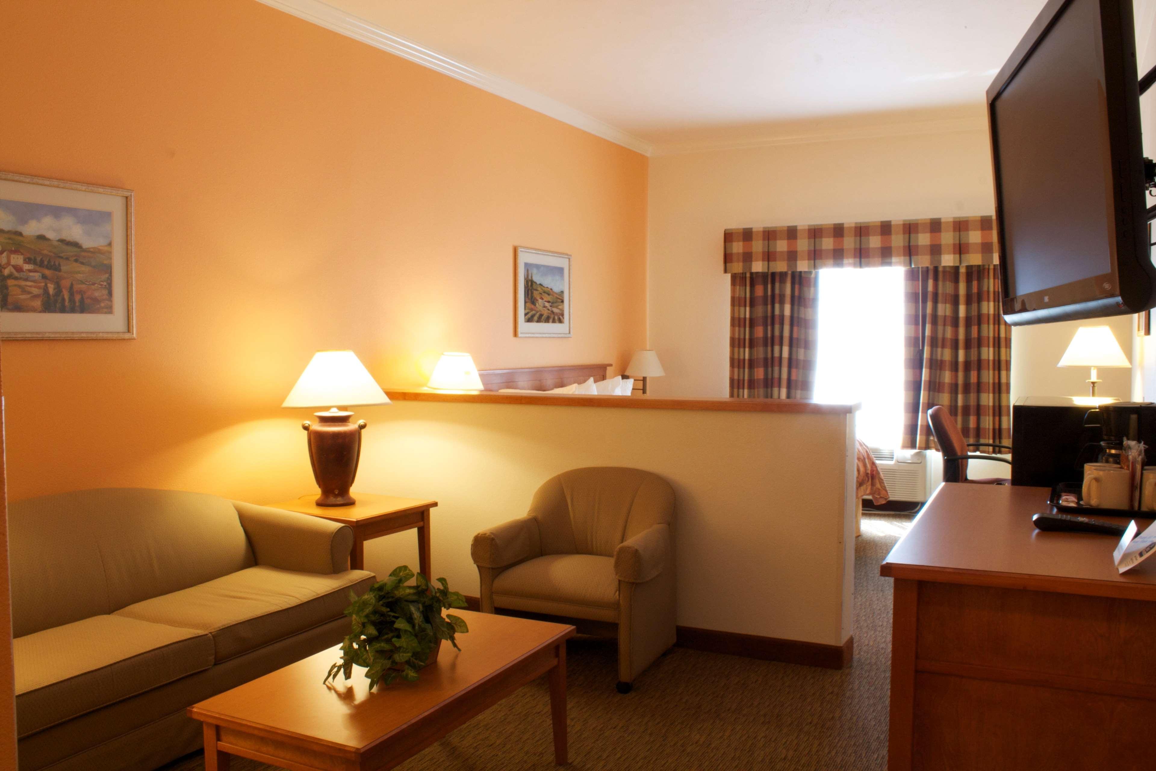 Best Western Plus Grapevine Inn Sunnyside Bagian luar foto