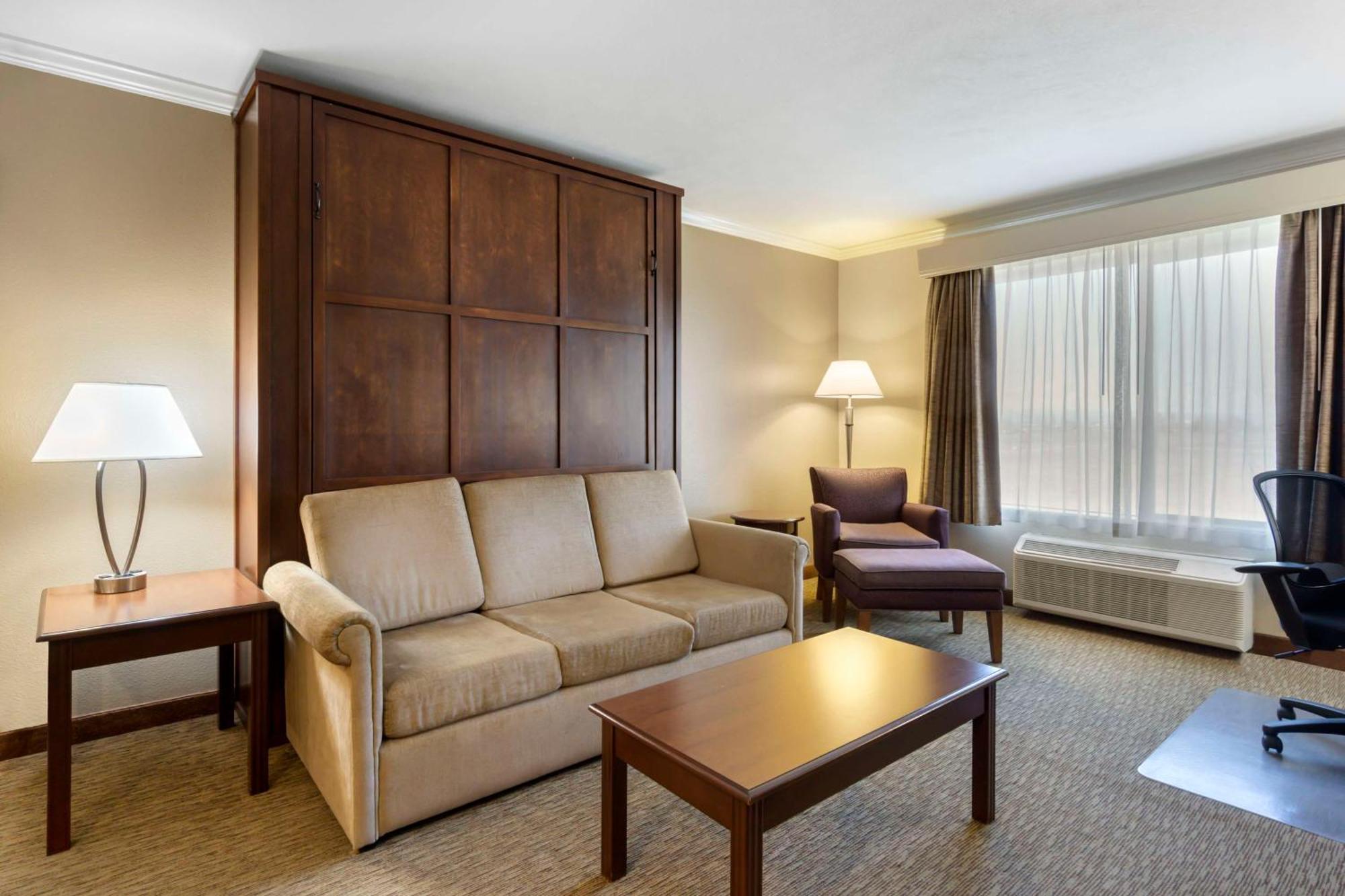 Best Western Plus Grapevine Inn Sunnyside Bagian luar foto