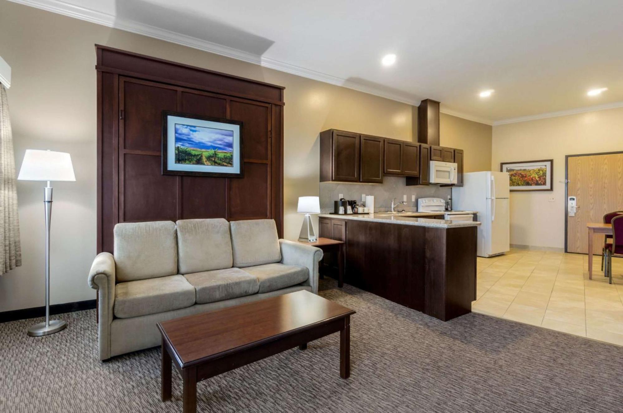 Best Western Plus Grapevine Inn Sunnyside Bagian luar foto