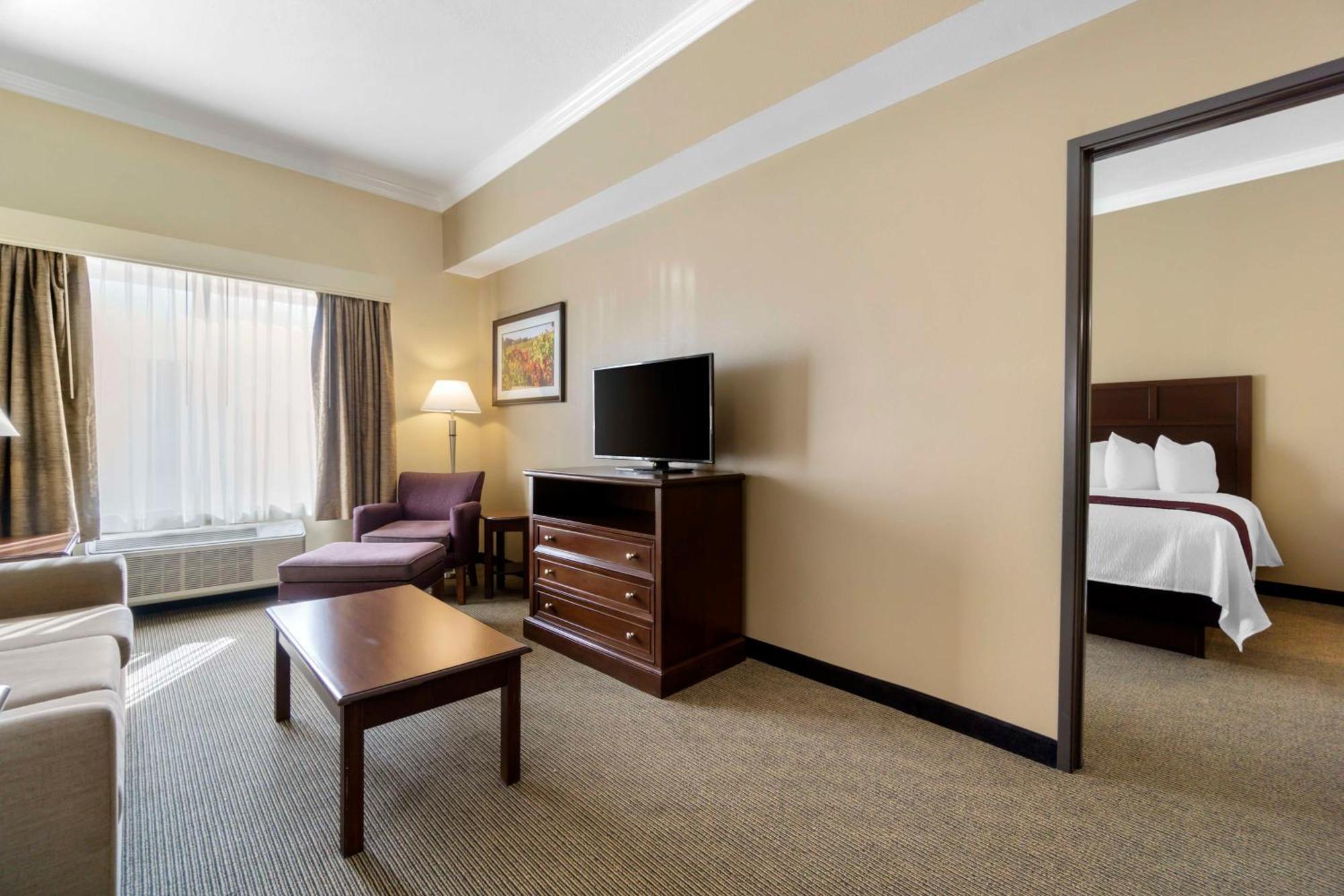 Best Western Plus Grapevine Inn Sunnyside Bagian luar foto
